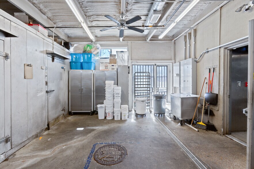 More Photos Of 102 Clinton Center Dr, Clinton Restaurant For Sale