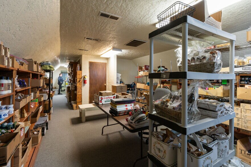 More Photos Of 6410 Jackrabbit Ln, Belgrade Storefront For Sale