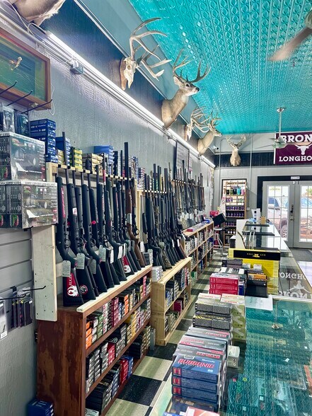 More Photos Of 103 Main st, Bronte General Retail For Sale