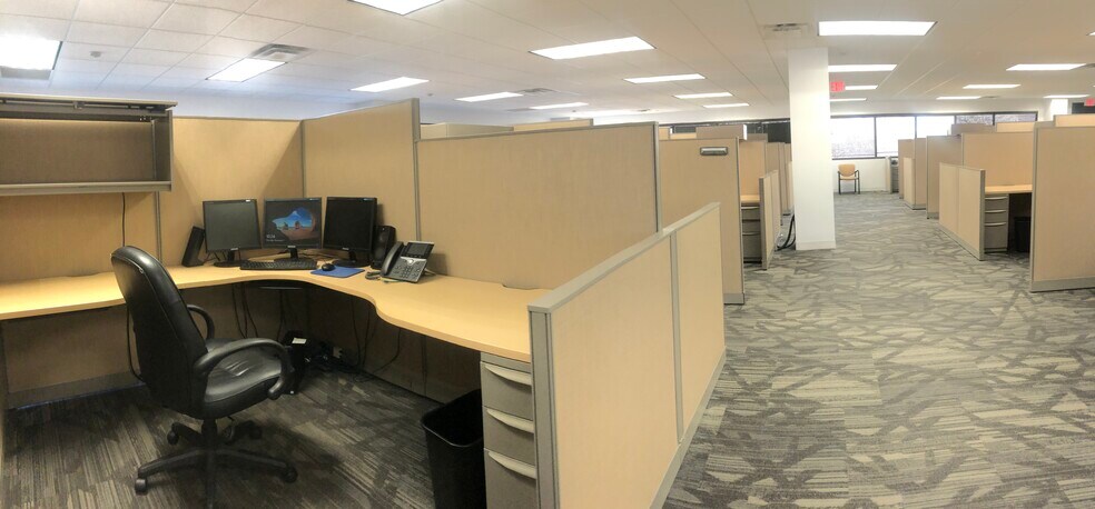 More Photos Of 7900 Tanners Gate Ln, Florence Office For Lease