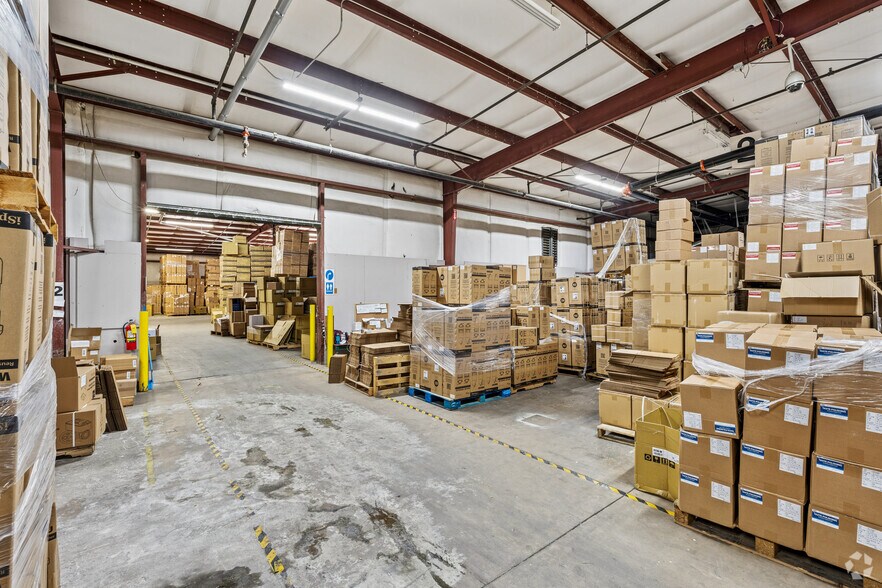 More Photos Of 2470-2480 Industrial Park Blvd, Cumming Warehouse For Sale