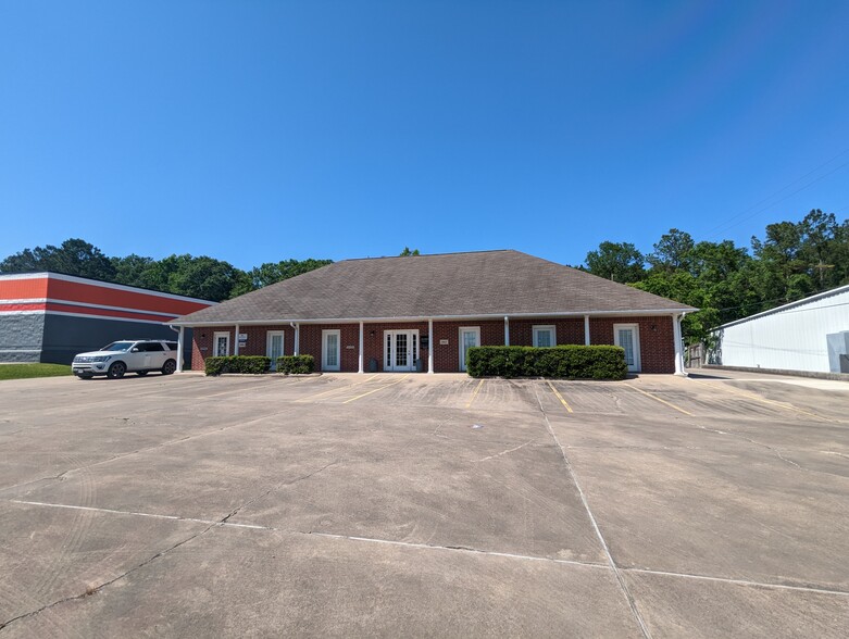 Primary Photo Of 1051 Highway 327 E, Silsbee Office For Sale