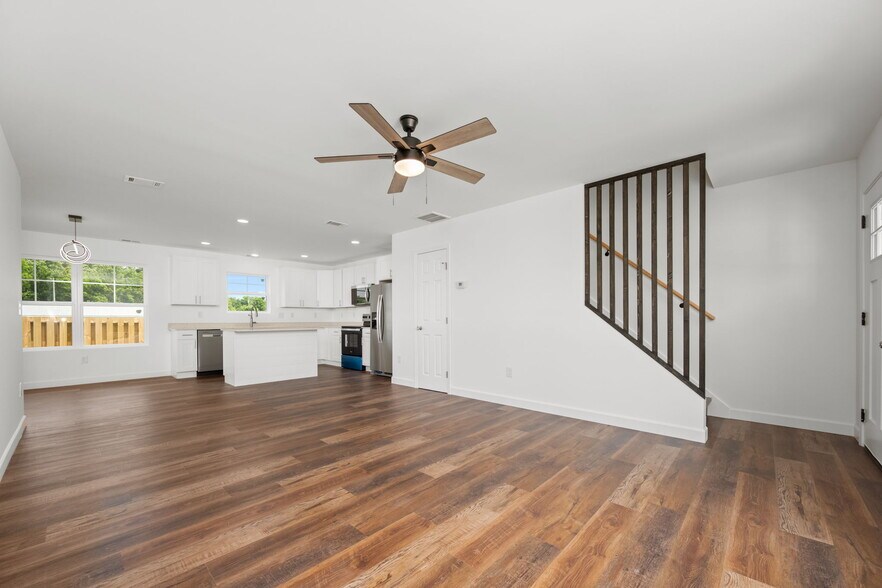 More Photos Of 119 Mullican St, McMinnville Apartments For Sale