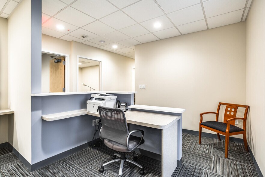 More Photos Of 3541-3543 W Braddock Rd, Alexandria Medical For Lease