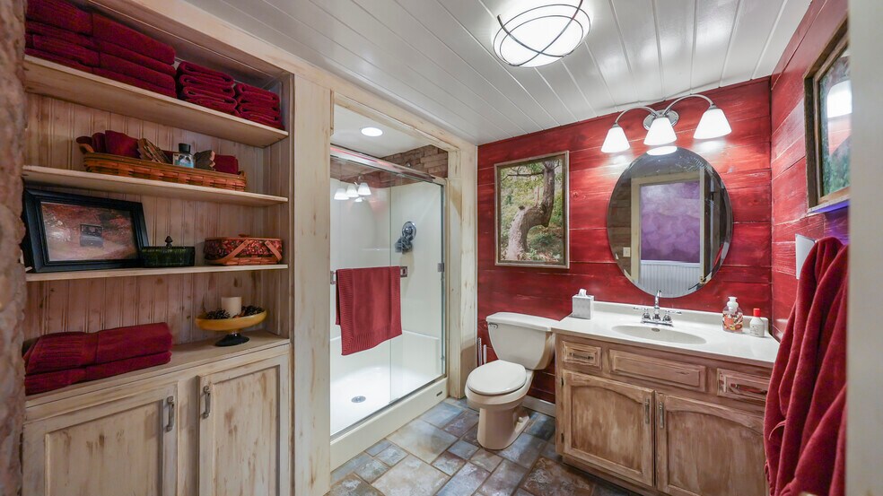 More Photos Of 1117 Dogwood Rd, Lake Ozark Multifamily For Sale