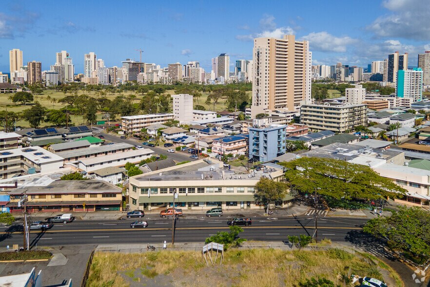 More Photos Of 758-768 Kapahulu Ave, Honolulu Storefront Retail Office For Lease