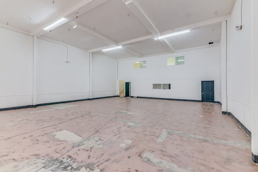 More Photos Of 2023-2043 S Santa Fe Ave, Los Angeles Unknown For Lease