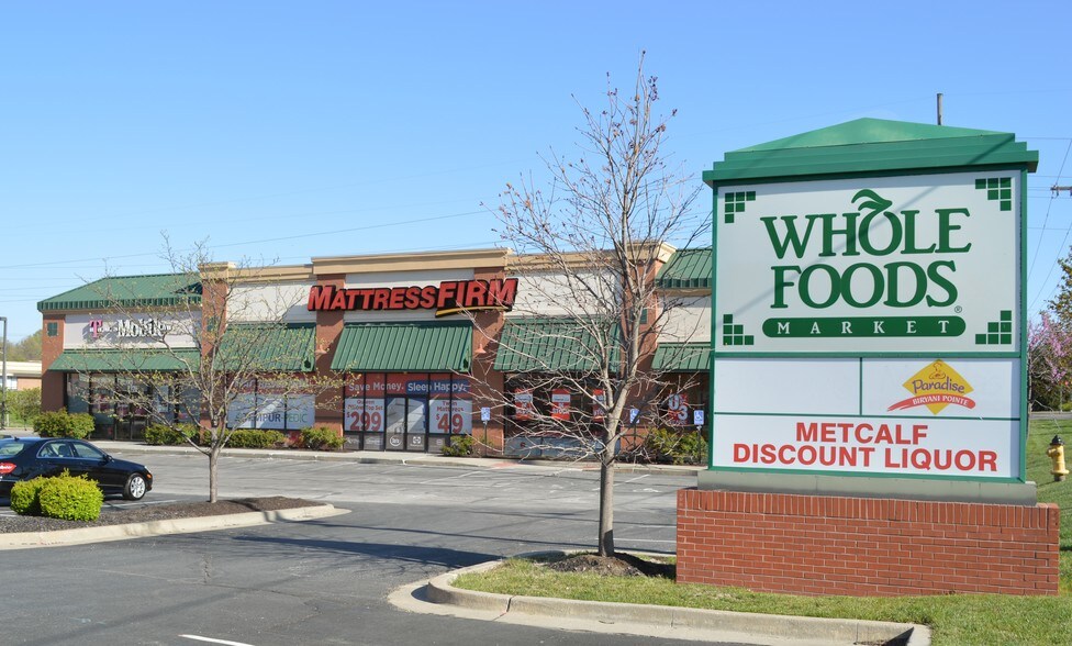 More Photos Of 7101-7109 W 91st St, Overland Park Freestanding For Lease