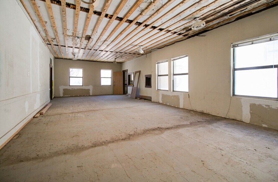 More Photos Of 155 S Miami Ave, Miami Storefront Retail Residential For Sale