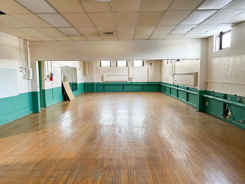 More Photos Of 1101 E 2nd St, Jamestown Schools For Sale