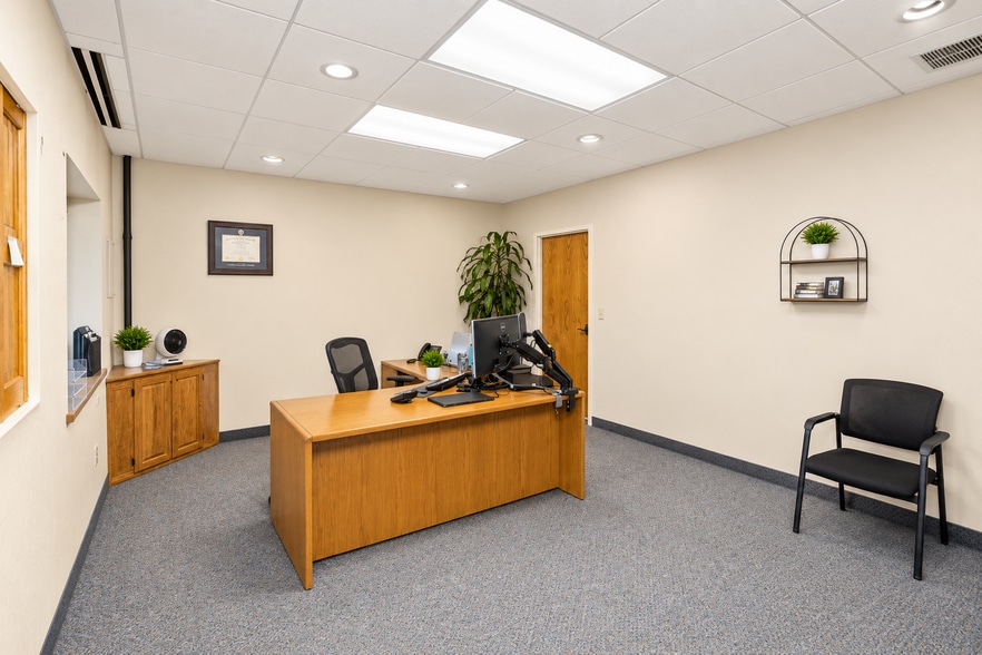 More Photos Of 21 Mainline Dr, Westfield Warehouse For Sale