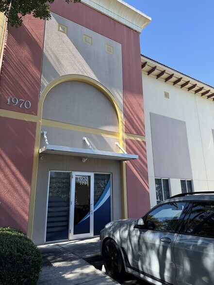 More Photos Of 1970 NW 129th Ave, Miami Warehouse For Lease