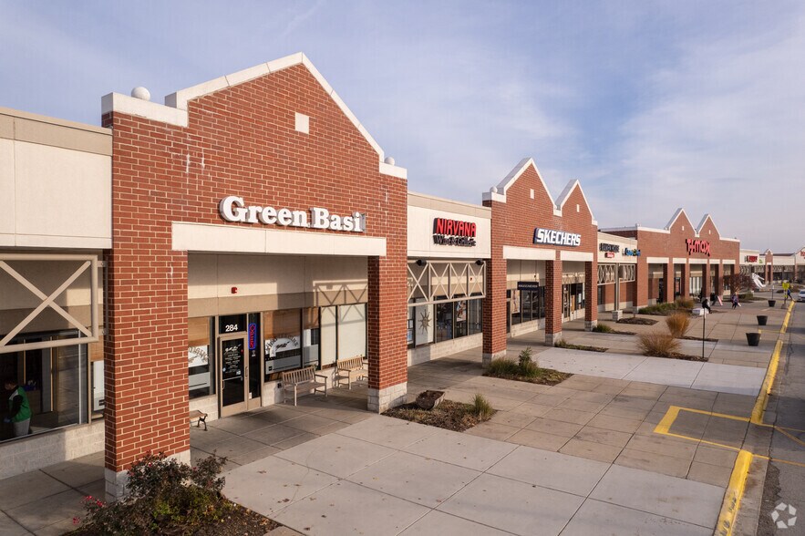 More Photos Of 701 N Milwaukee Ave, Vernon Hills Unknown For Lease