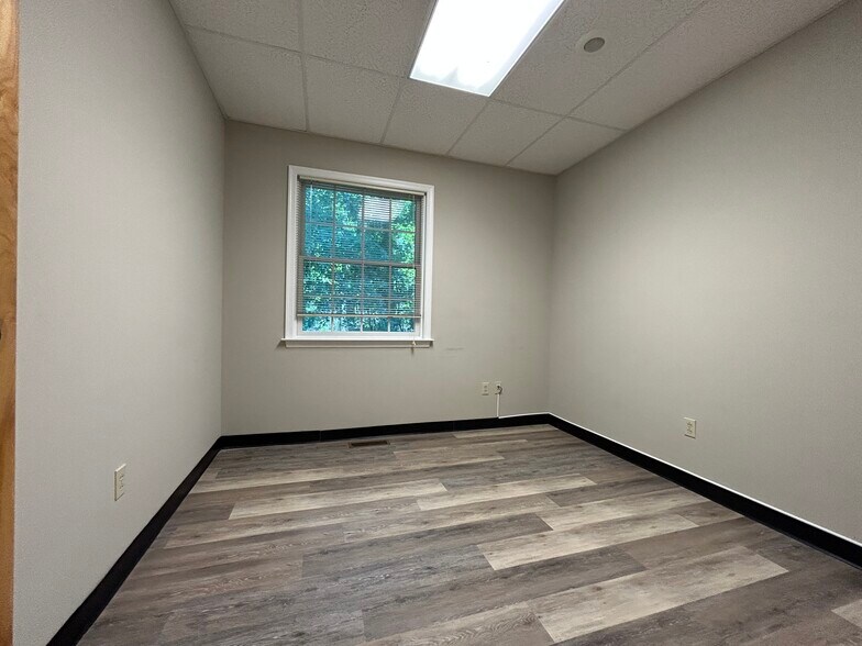 More Photos Of 526 Independence Rd, East Stroudsburg Medical For Lease