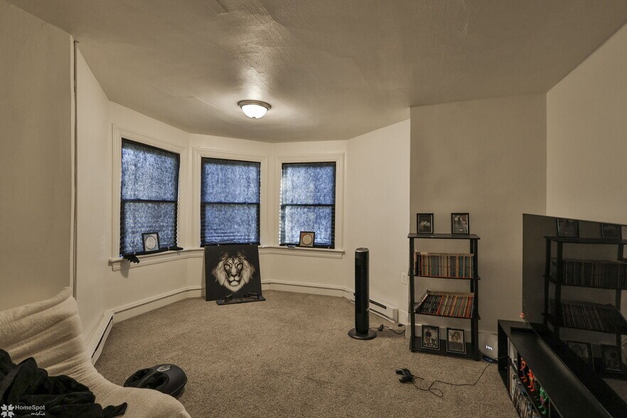 More Photos Of 38 W Central Ave, Bangor Apartments For Sale