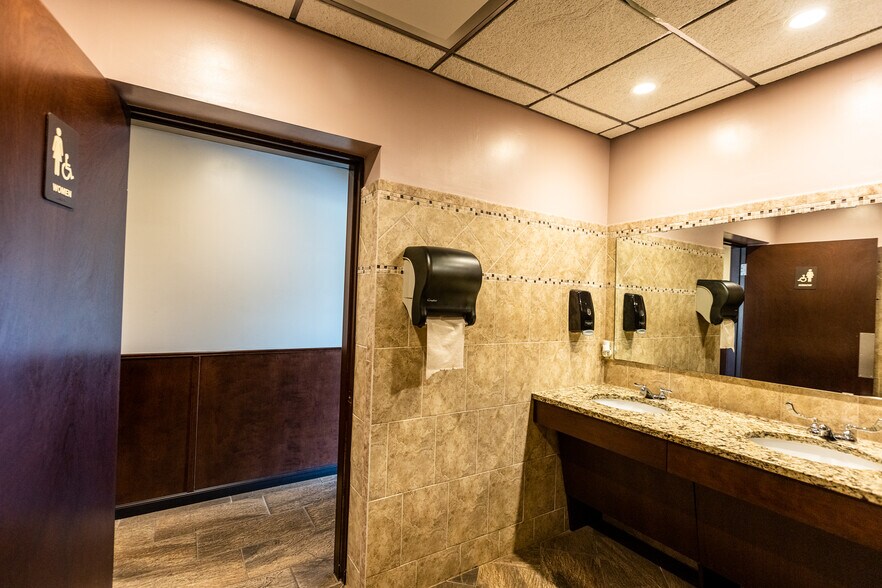 More Photos Of 2771 Scottsville Rd, Scottsville Restaurant For Sale