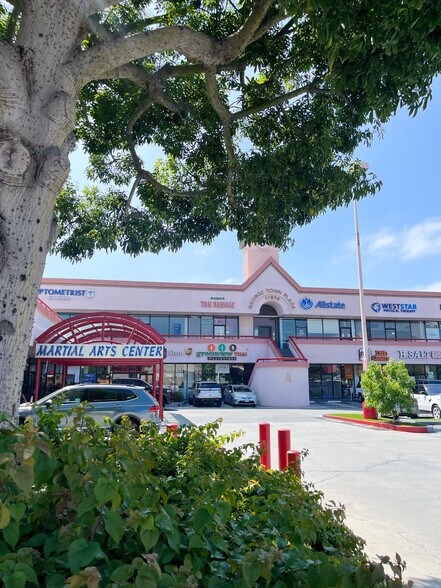 Primary Photo Of 11870 Santa Monica Blvd, Santa Monica Unknown For Lease