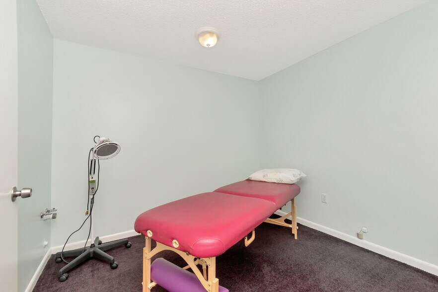 More Photos Of 28960 US Highway 19 N, Clearwater Medical For Sale