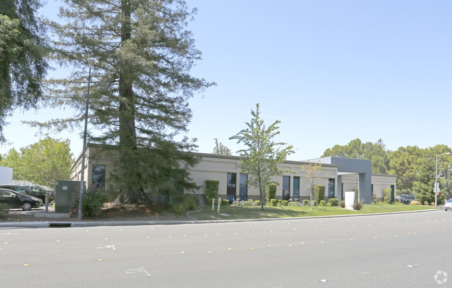 More Photos Of 10061 Bubb Rd, Cupertino Research And Development For Lease