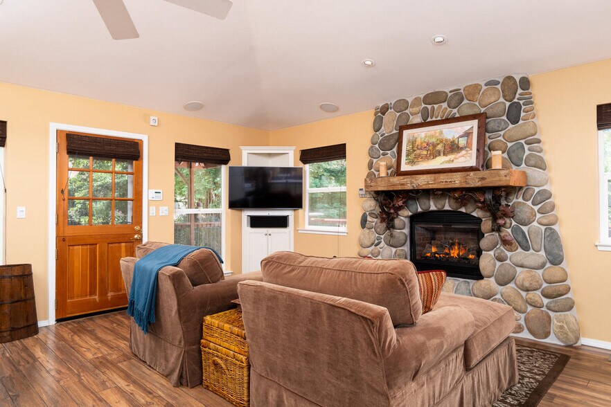 More Photos Of 8054 Fairplay Rd, Somerset Winery Vineyard For Sale