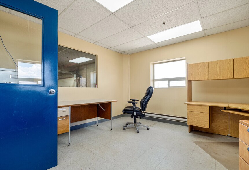 More Photos Of 5802 52 Av, Taber Warehouse For Sale