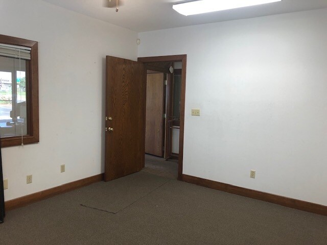 More Photos Of 195 E Fairfield Dr, Pensacola Self Storage For Lease