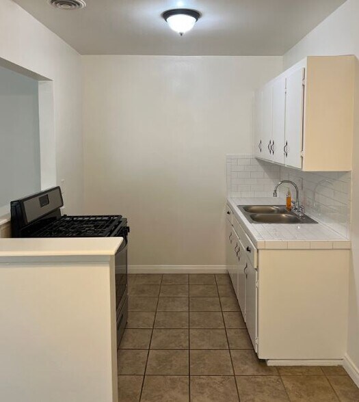 More Photos Of 218 W Wilson Ave, Orange Apartments For Sale
