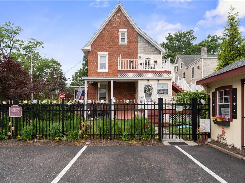 More Photos Of 1919 W Point Pike, Lansdale Freestanding For Sale