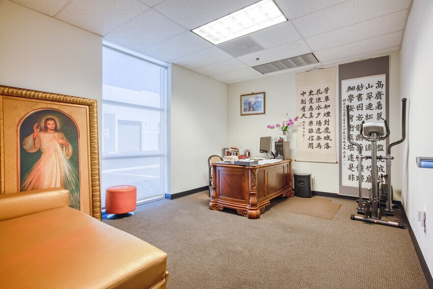 More Photos Of 1452 E Valencia Dr, Fullerton Warehouse For Lease