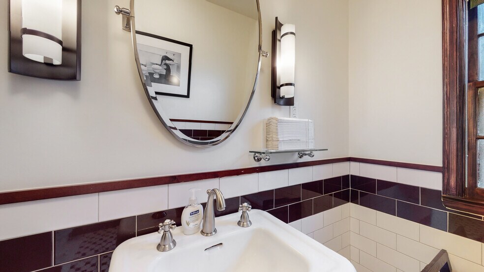 More Photos Of 416 W Oak St, Fort Collins Office For Sale