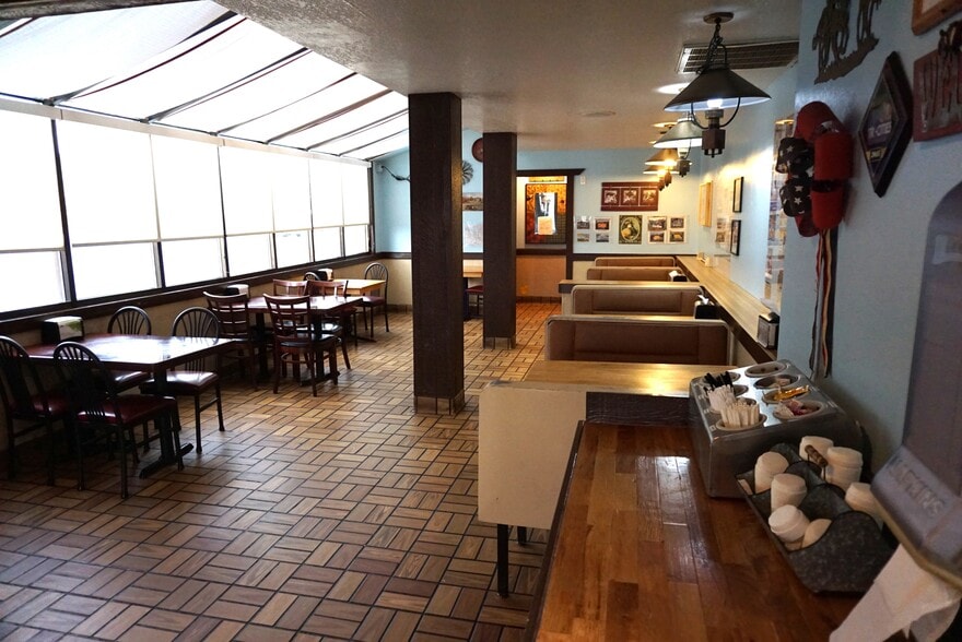 More Photos Of 808 W Vineyard Dr, Kennewick Freestanding For Sale