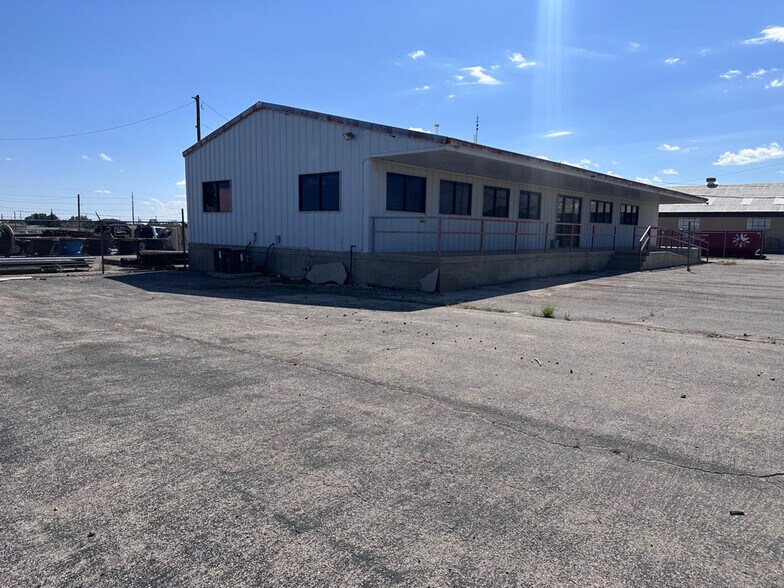 More Photos Of 1514 E 2nd St, Odessa Freestanding For Lease