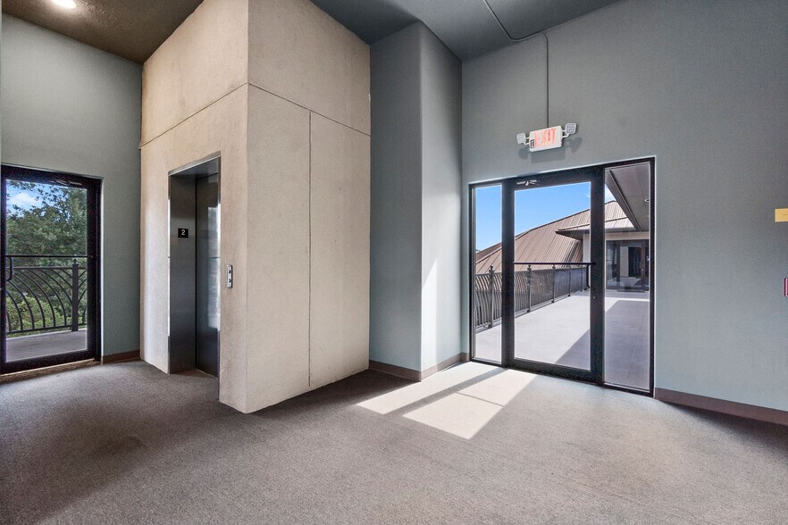 More Photos Of 18001 W Highway 105, Montgomery Medical For Lease