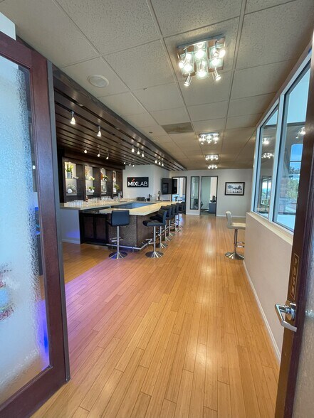 More Photos Of 26012 Pala, Mission Viejo Showroom For Lease