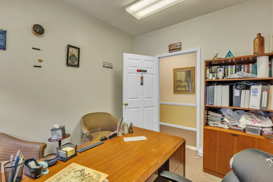 More Photos Of 1554 Union Rd, Gastonia Office For Lease