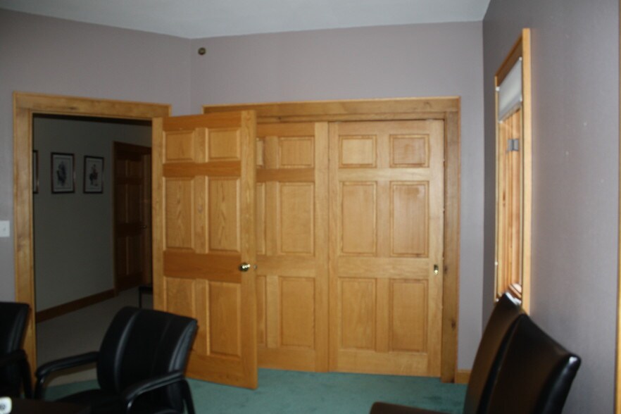 More Photos Of 6110 N Port Washington Rd, Milwaukee Office For Lease