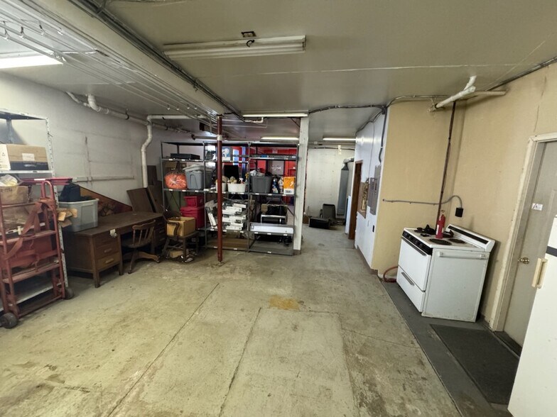More Photos Of 108 Ball St, East Syracuse Flex For Sale