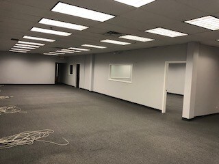 More Photos Of 405 S Washington Blvd, Mundelein Office For Sale