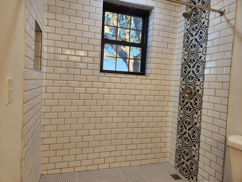 More Photos Of 78 53rd Pl SE, Washington Healthcare For Lease