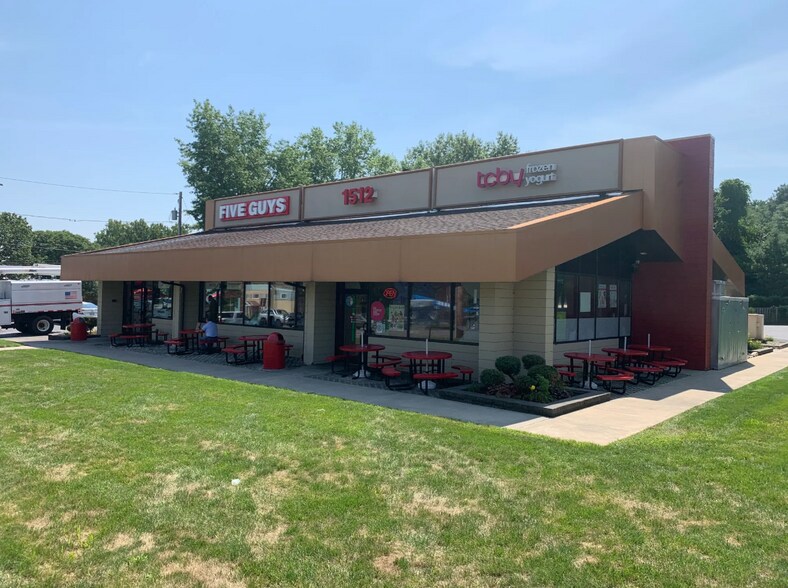 Primary Photo Of 1512 Western Ave, Albany Restaurant For Lease