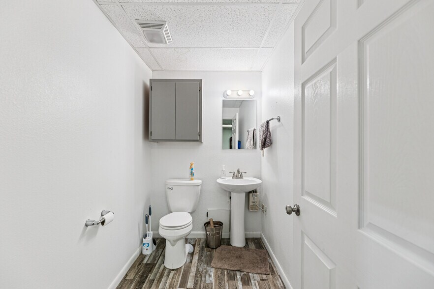 More Photos Of 395 W K Pl, Jenks Service For Sale