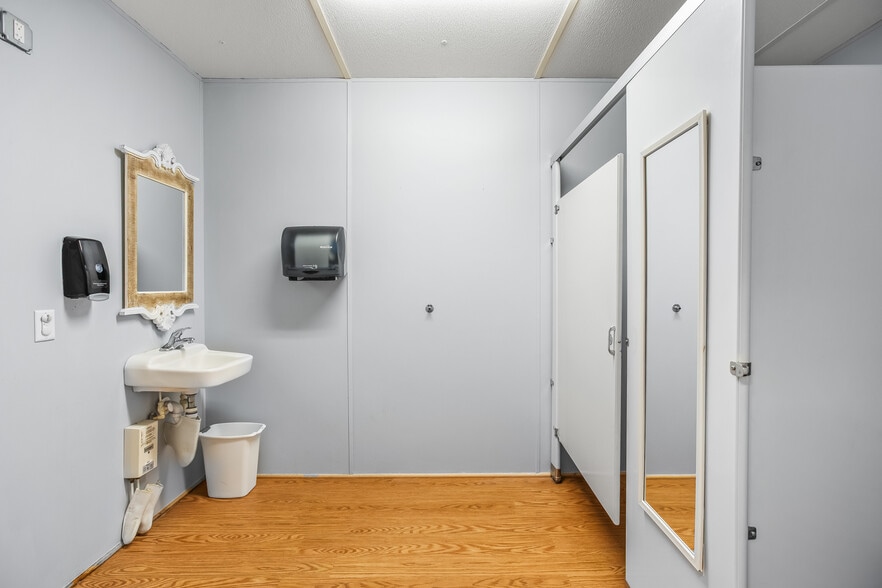 More Photos Of 1255 Mountainview Rd, King Religious Facility For Sale