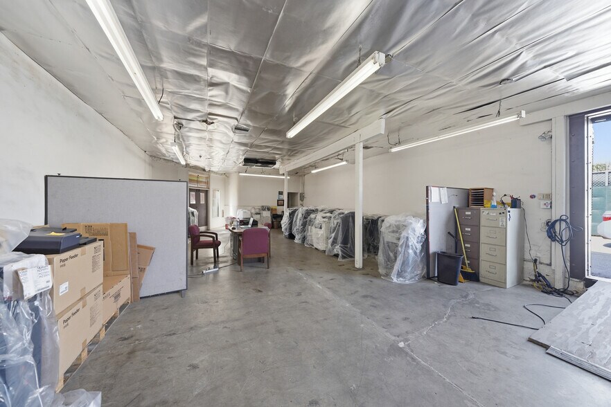 More Photos Of 5413 Washington Blvd, Los Angeles General Retail For Sale