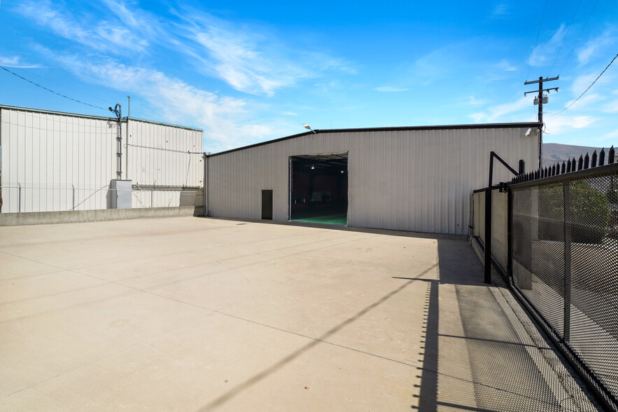 More Photos Of 1301 E Main St, Santa Paula Service For Sale