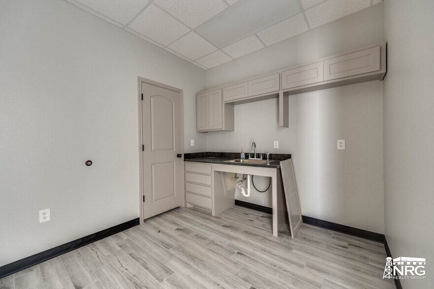 More Photos Of 2610 County Rd 130 rd, Midland Warehouse For Sale