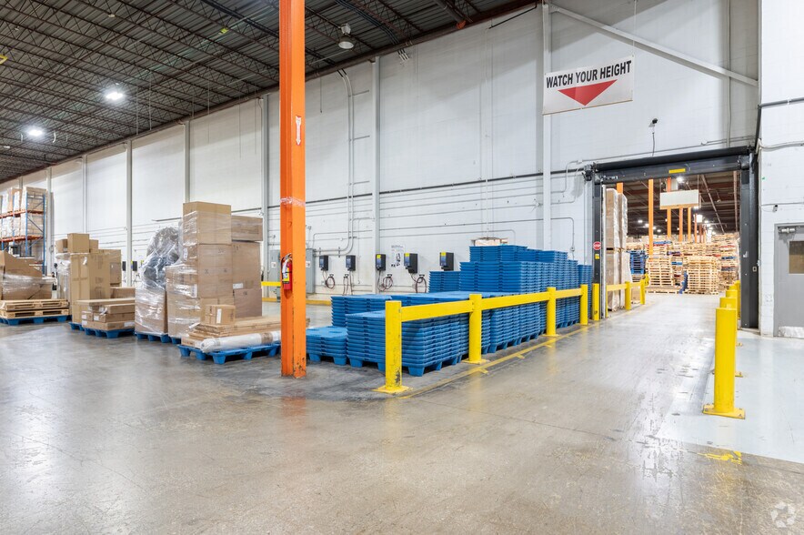 More Photos Of 6757 Northwest Dr, Mississauga Distribution For Lease