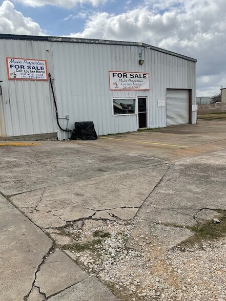 More Photos Of 1517 W Main St, La Porte Auto Repair For Sale