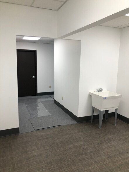 More Photos Of 6145 Scherers Pl, Dublin Light Distribution For Lease