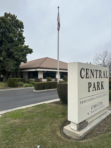 More Photos Of 220 S Akers St, Visalia Medical For Sale