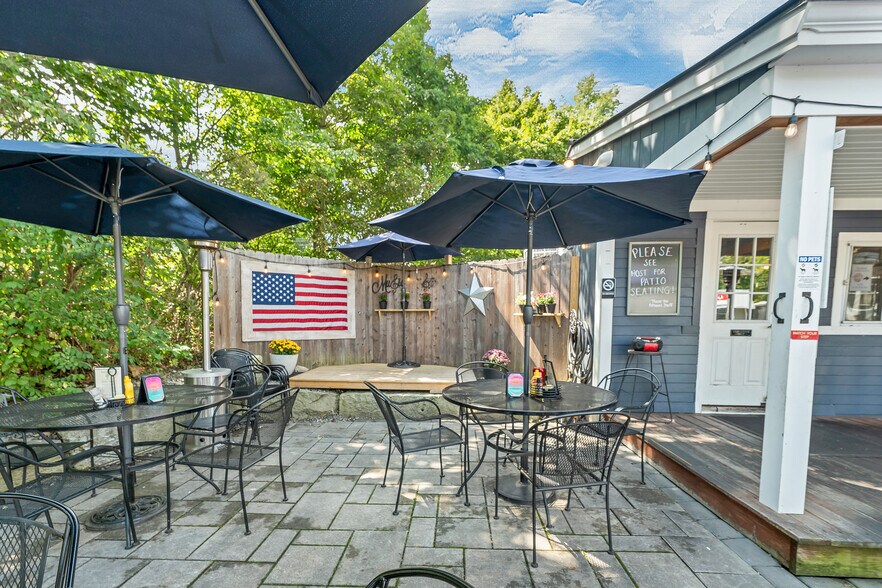 More Photos Of 40 Main St, Goffstown Restaurant For Sale